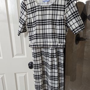 Black and white checkered maternity dress, breastfeeding friendly